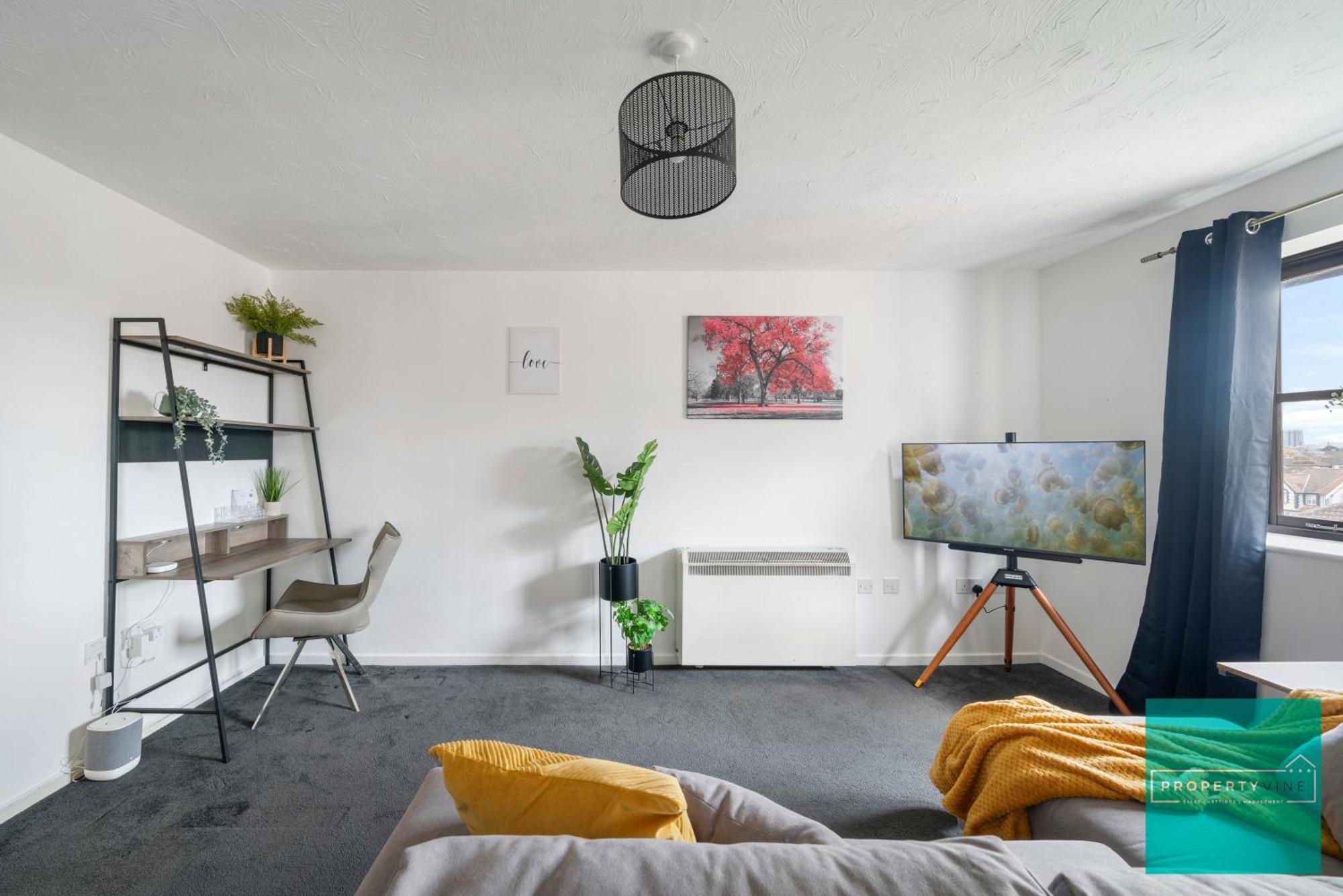 Apartment Luxury 2 Bed, 2 Bath In North