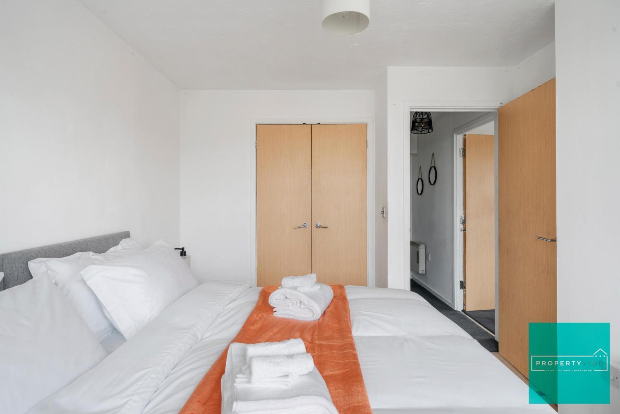 Apartment Luxury 2 Bed, 2 Bath In North *