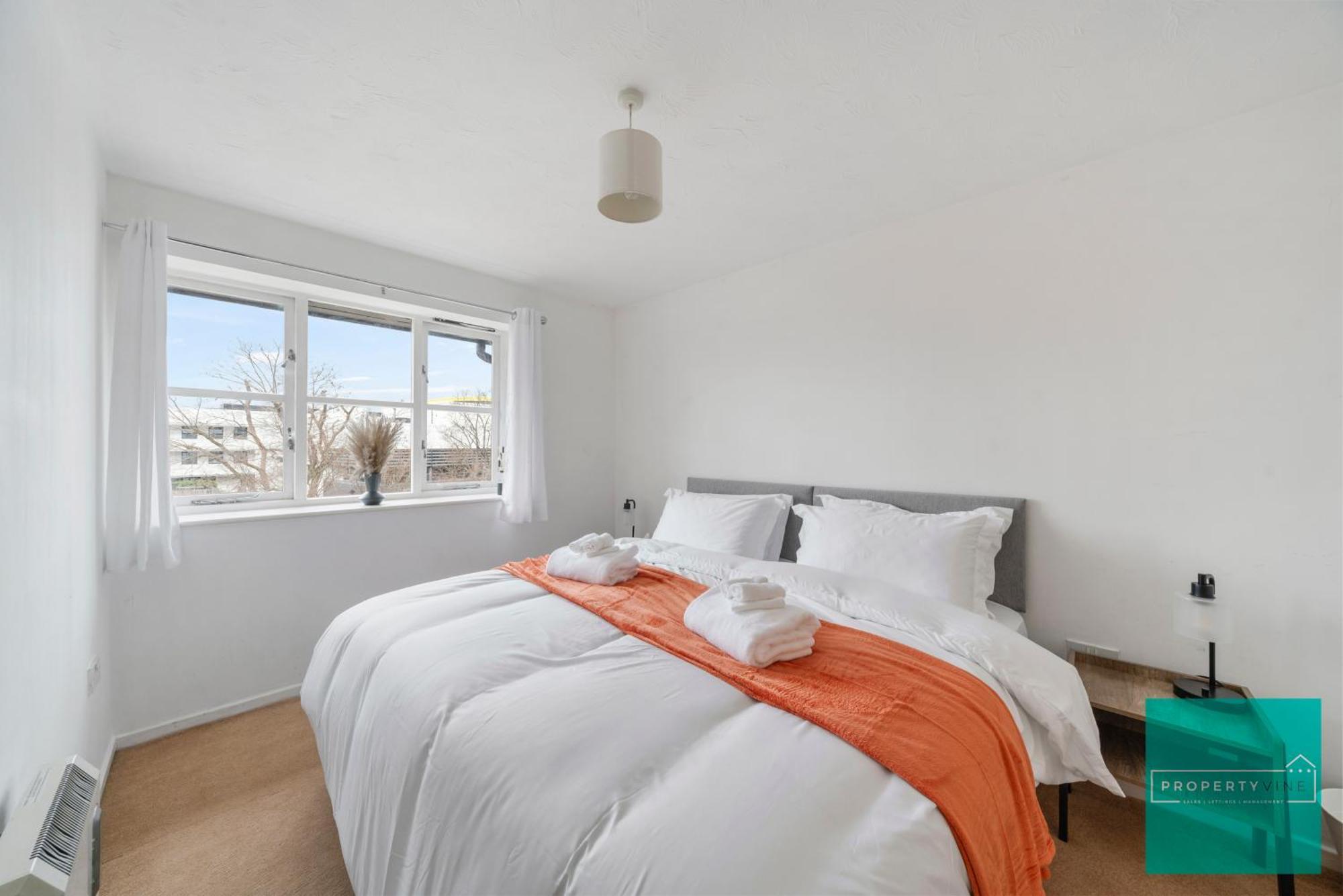 Apartment Luxury 2 Bed, 2 Bath In North London